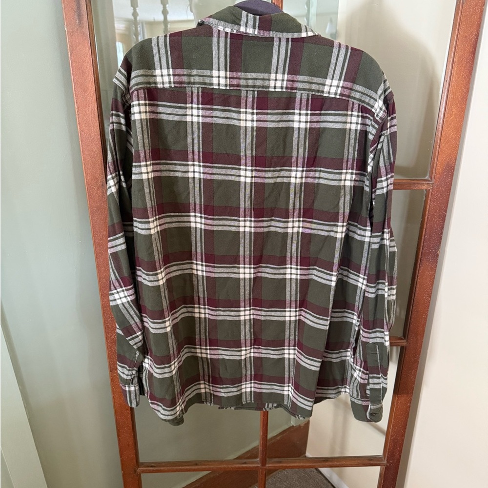 Wrangler NWOT Women’s Green and White Plaid Button-down Flannel - Size 2X - Picture 3 of 3